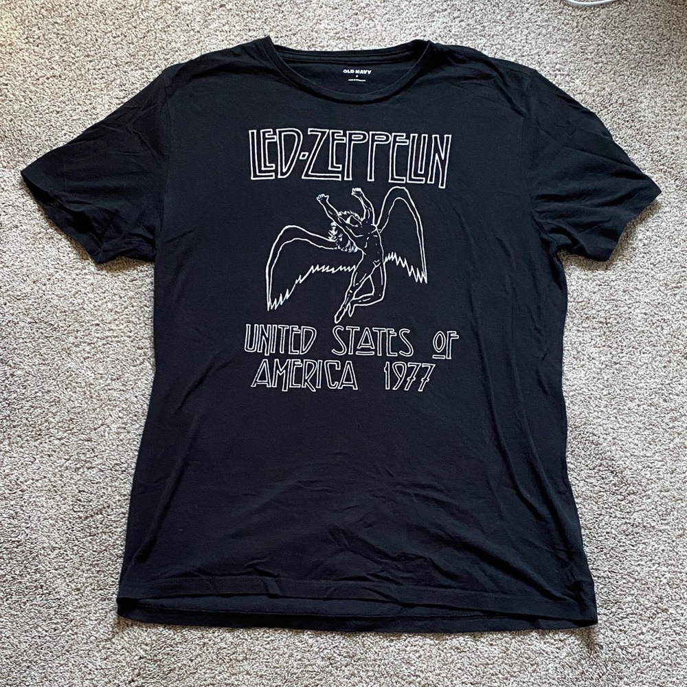 Old Navy Men’s Black Led Zeppelin 1977 Graphic Tee, medium, short sleeve